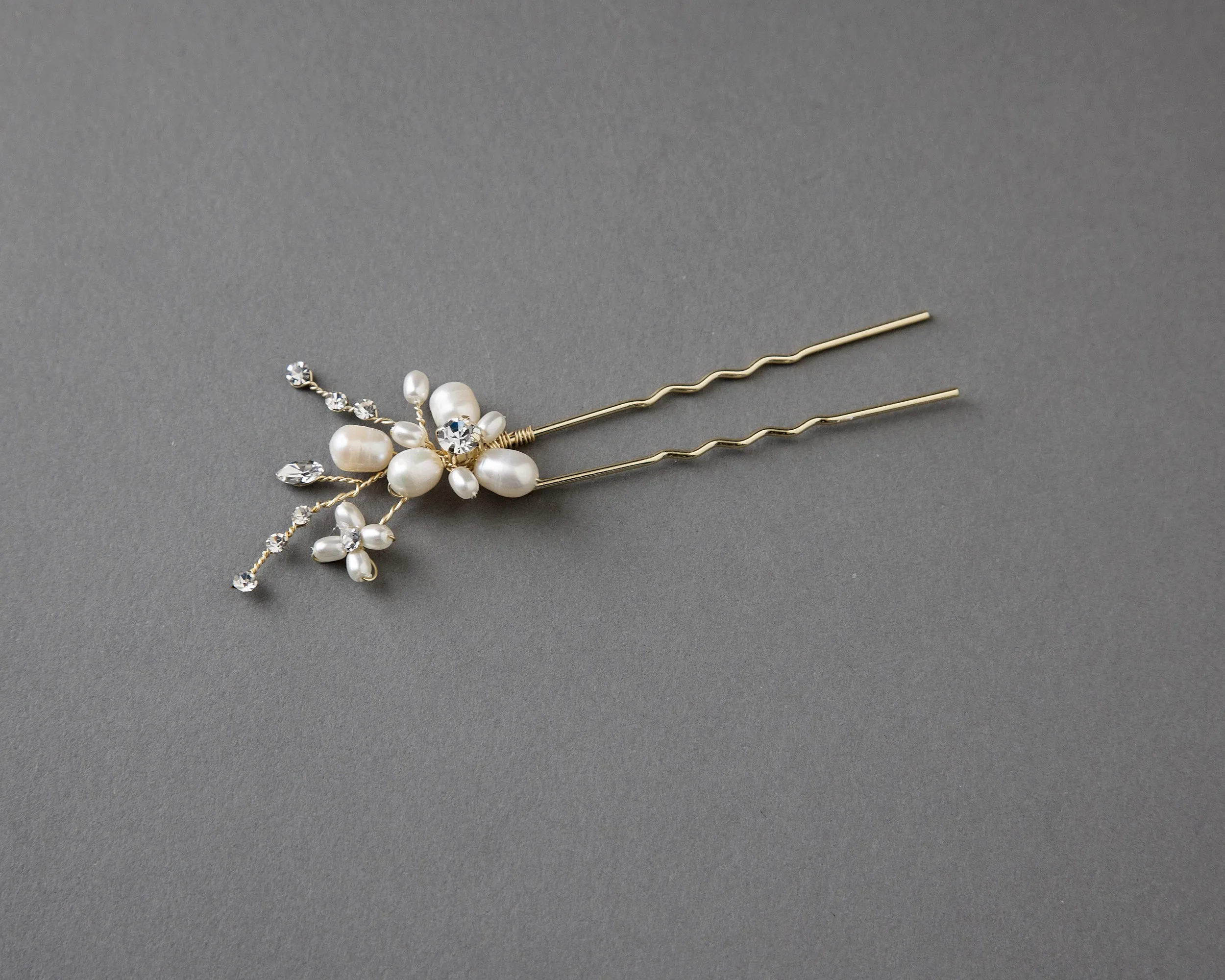 Bridal Hair Pin with an Ivory Pearl Flower