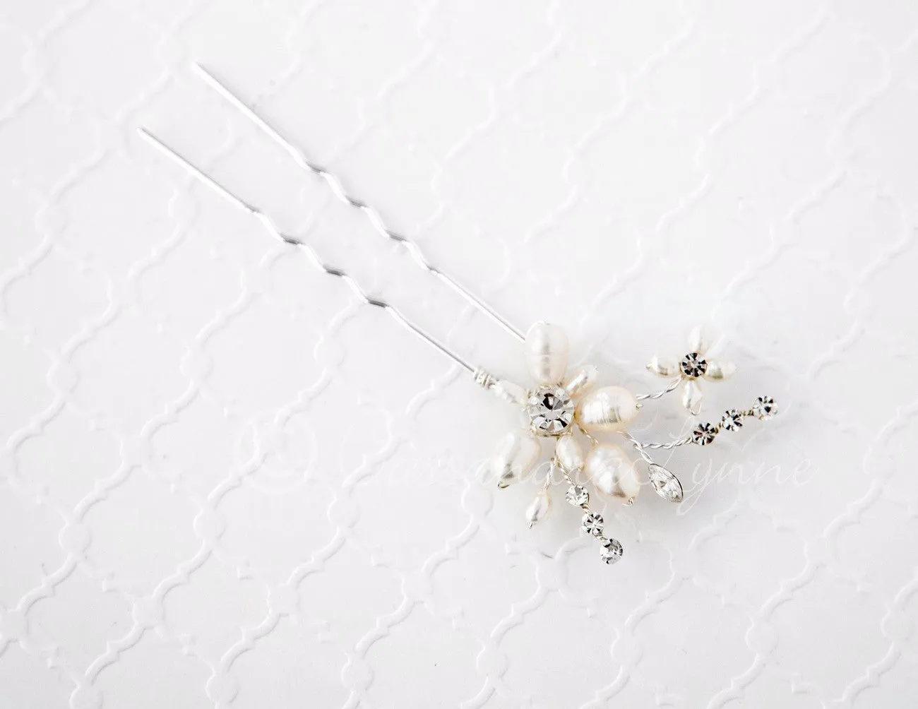 Bridal Hair Pin with an Ivory Pearl Flower