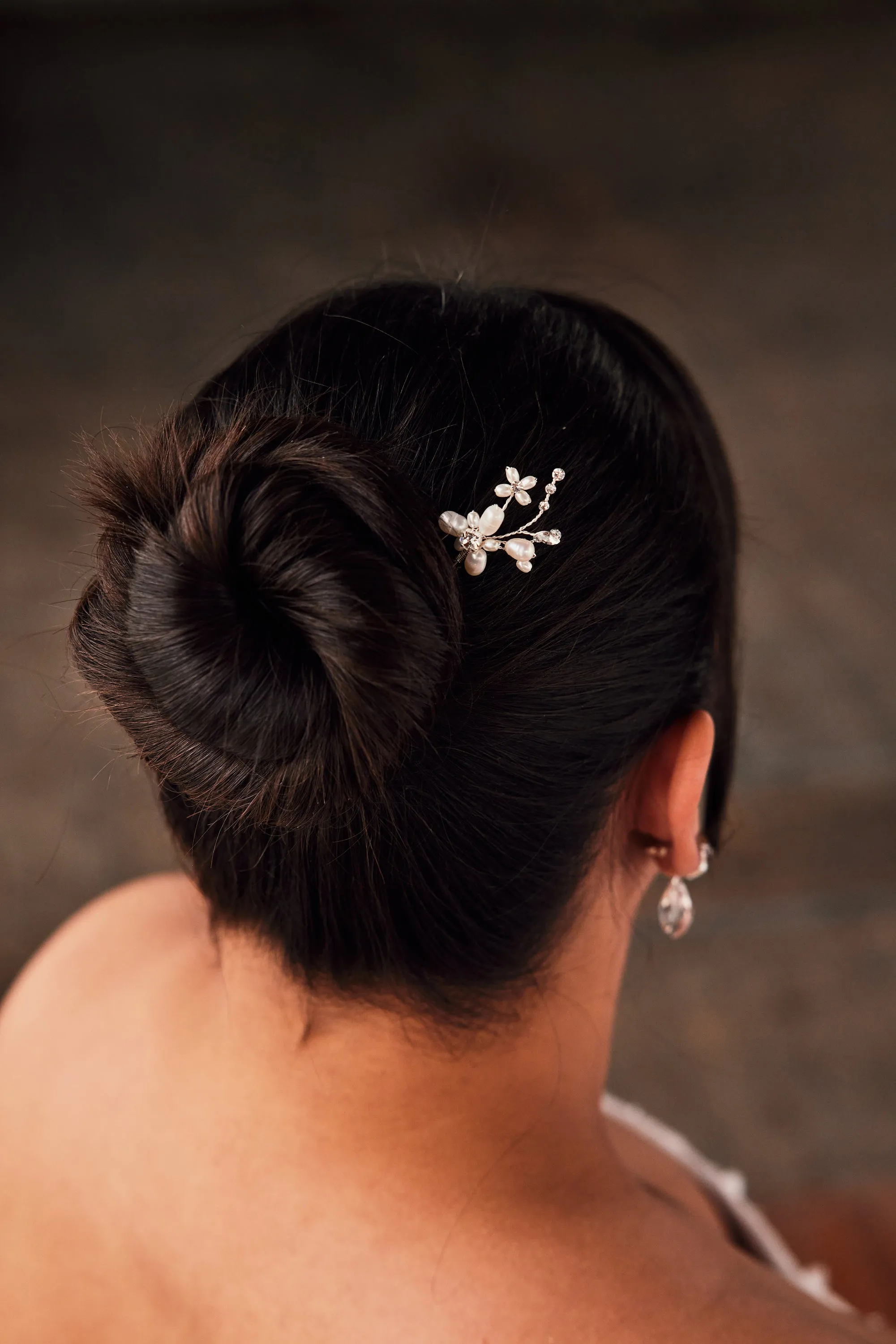 Bridal Hair Pin with an Ivory Pearl Flower