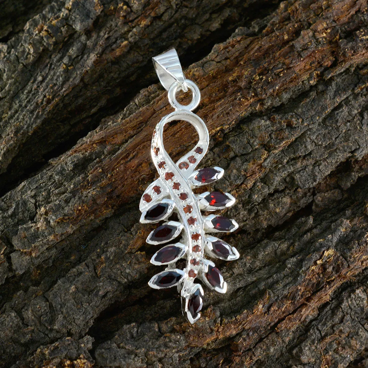 Riyo Engaging Gems Multi Faceted Red Garnet Solid Silver Pendant Gift For Anniversary