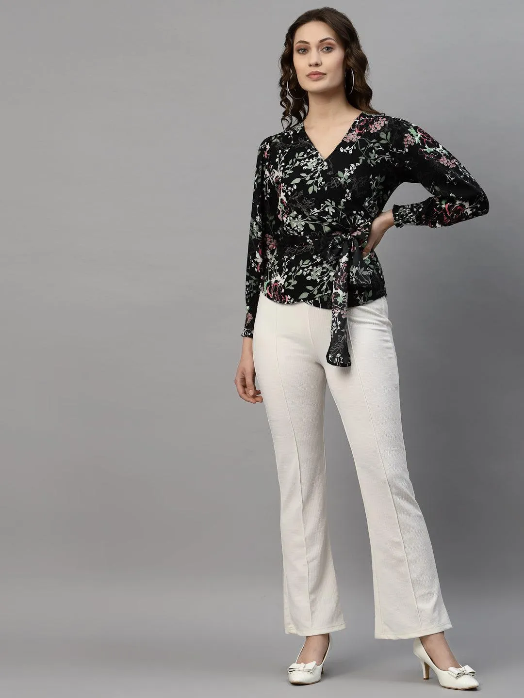 Style Quotient Women Black and multi Floral Printed Polycrepe Smart Casual Top