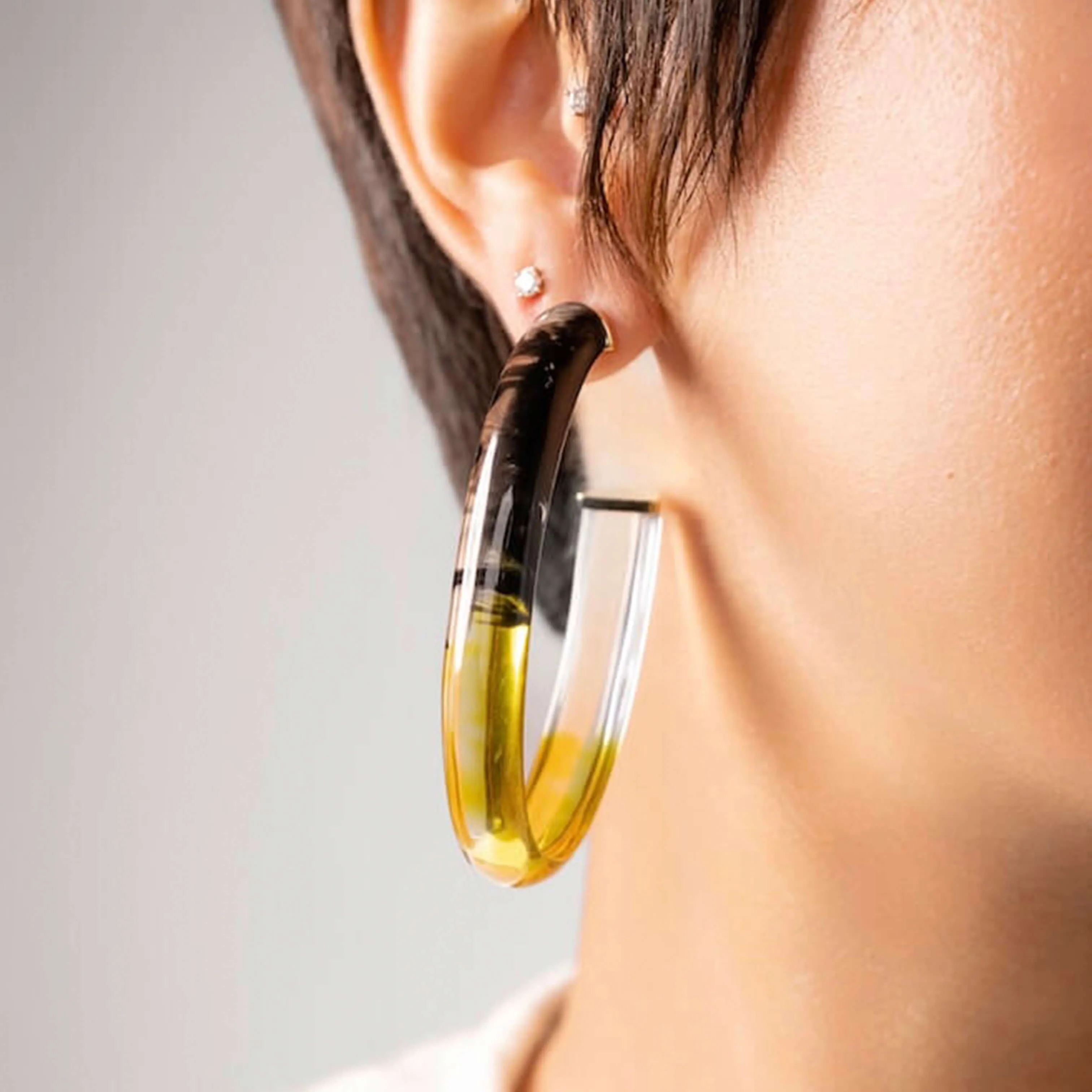 XL Oval Tie Dye Lucite Hoop Earrings in Black & Amber